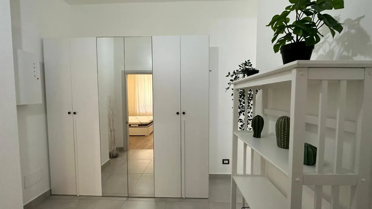 דירות מילאנו Dolce Gorla 0*,  איטליה